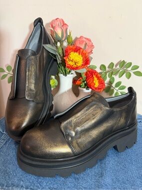 Patrizia BONFANTI Bronze Leather Modern Derby Slip On Shoe - RARE! Sz 39